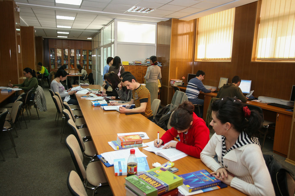 Noile titluri disponibile in Biblioteca Universitară „Benone Pușcă”