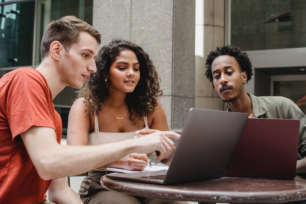 DANUBIUS UNIVERSITY HOSTS THE COUNTY FINAL OF THE ENTREPRENEURIAL EDUCATION MARATHON FOR HIGH SCHOOL STUDENTS, THE LARGEST LOCAL EVENT DEDICATED TO YOUNG PEOPLE WITH ENTREPRENEURIAL INITIATIVES