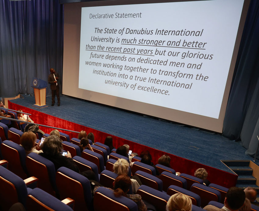  Raportul privind Starea Universitatii Internationale Danubius a fost prezentat de Rectorul si CEO, Dr. Steve O Michael