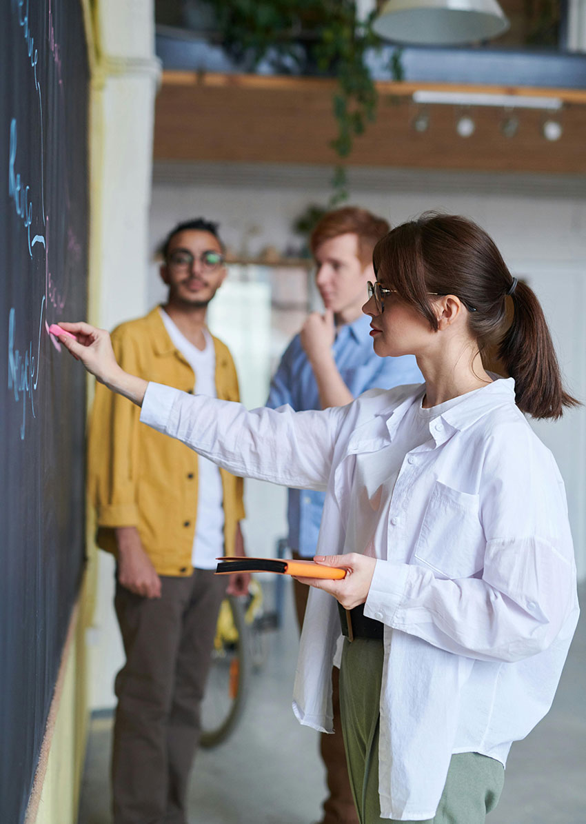PROGRAME DE CONVERSIE PROFESIONALĂ PENTRU CADRELE DIDACTICE DIN ÎNVĂȚĂMÂNTUL PREUNIVERSITAR