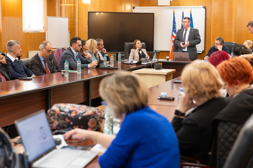 Dialog strategic între mediul academic și cel de afaceri: Reuniunea Comitetului Consultativ al Facultății de Afaceri Globale și Leadership