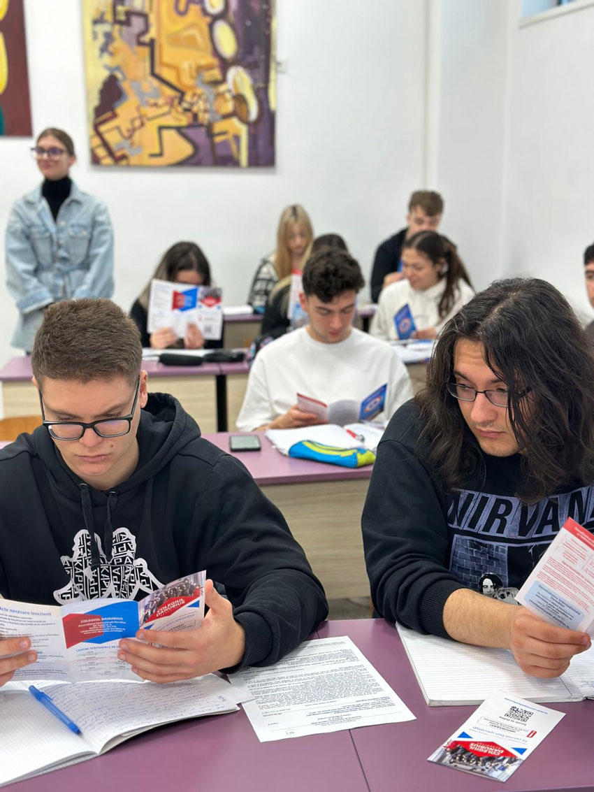 Universitatea Internațională Danubius, mai aproape de liceeni: Promovarea ofertei educaționale în liceele din Focșani