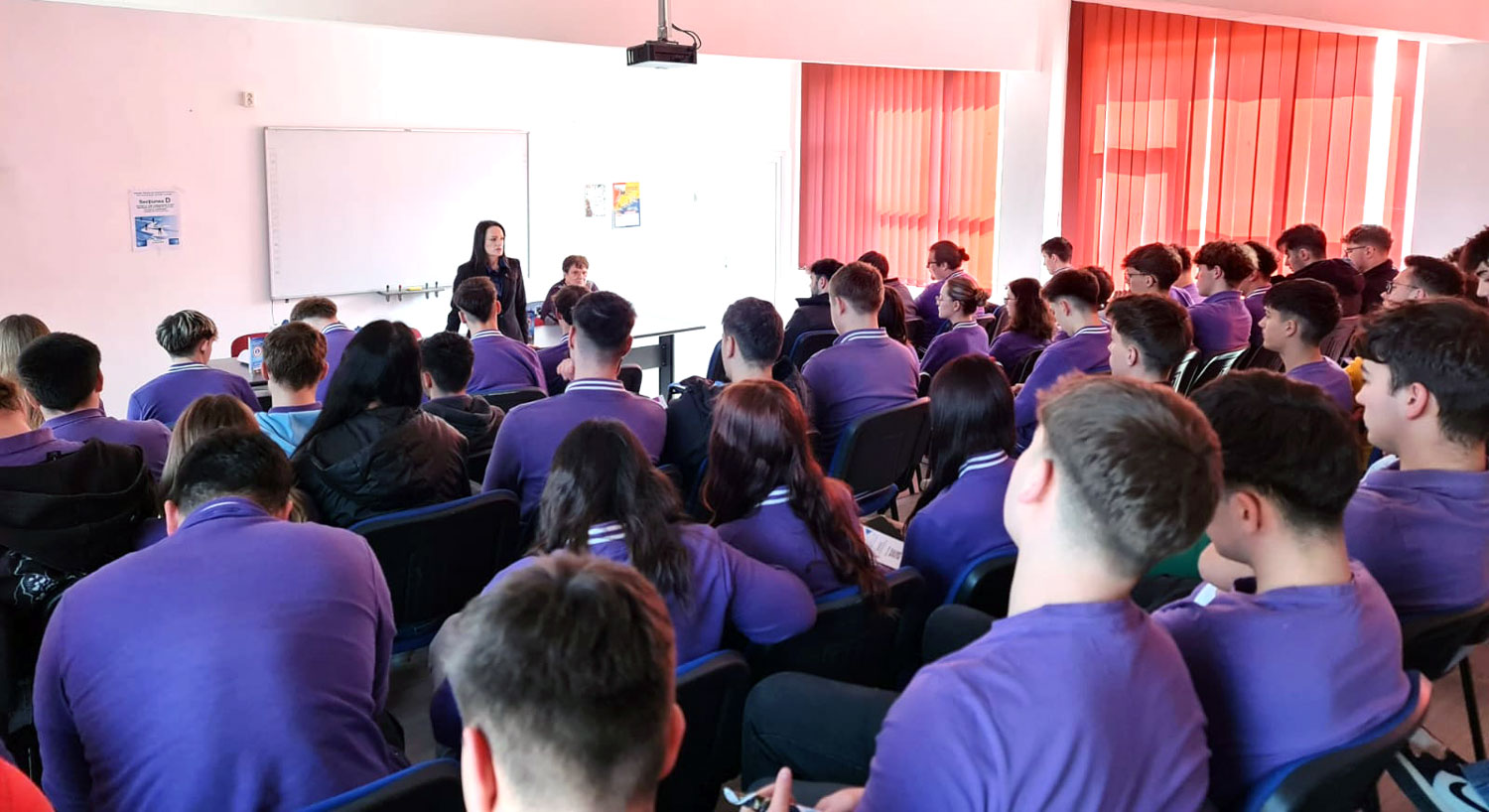 Universitatea Internațională Danubius, mai aproape de viitorii studenți: prezentări educaționale în liceele din Roman