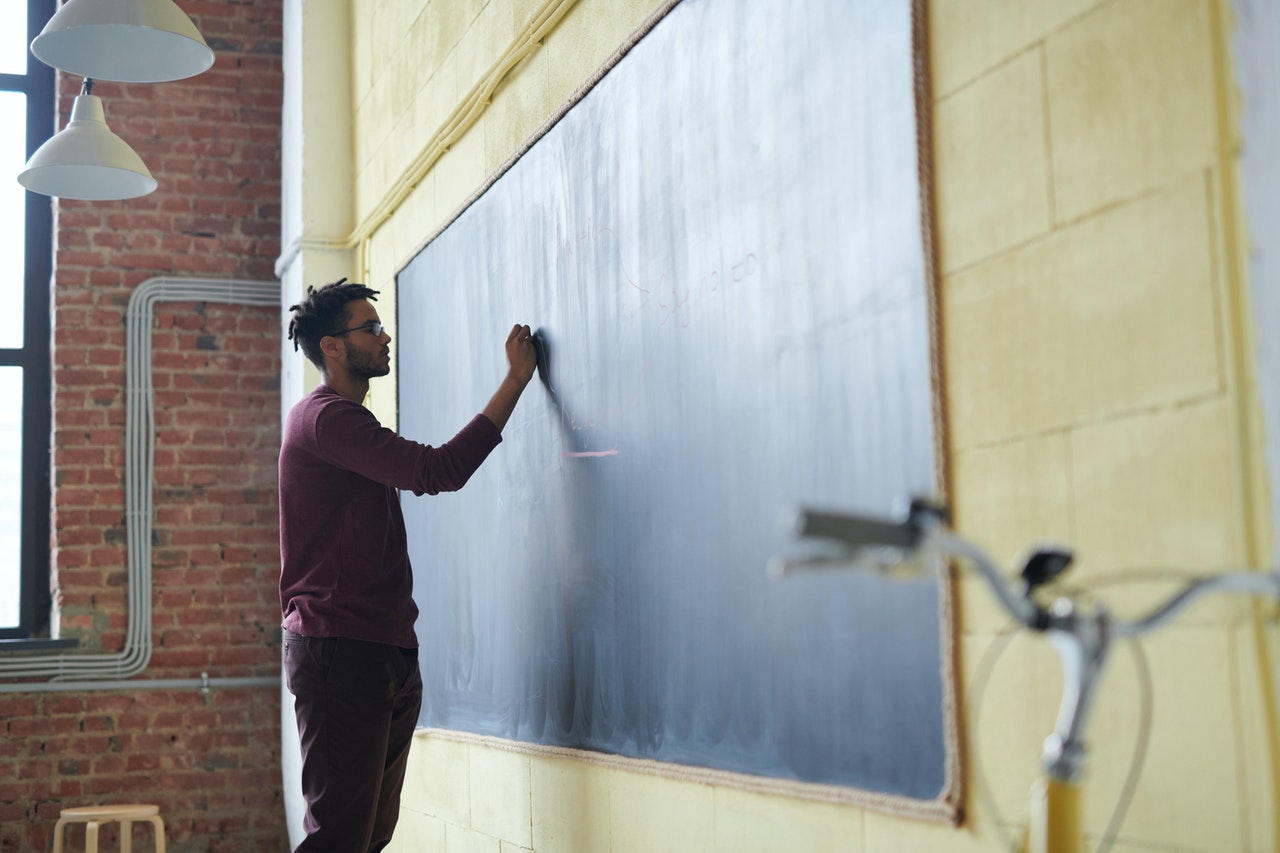 Universitatea „Danubius” din Galaţi scoate la concurs posturi didactice vacante Sem. I, anul univ. 2020/2021